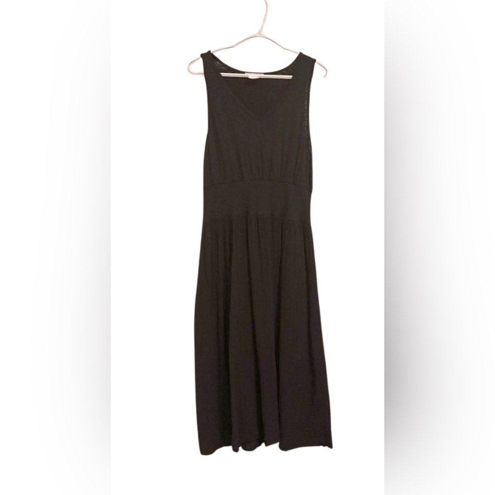 Black Cotton Sleeveless V-Neck MIDI Dress